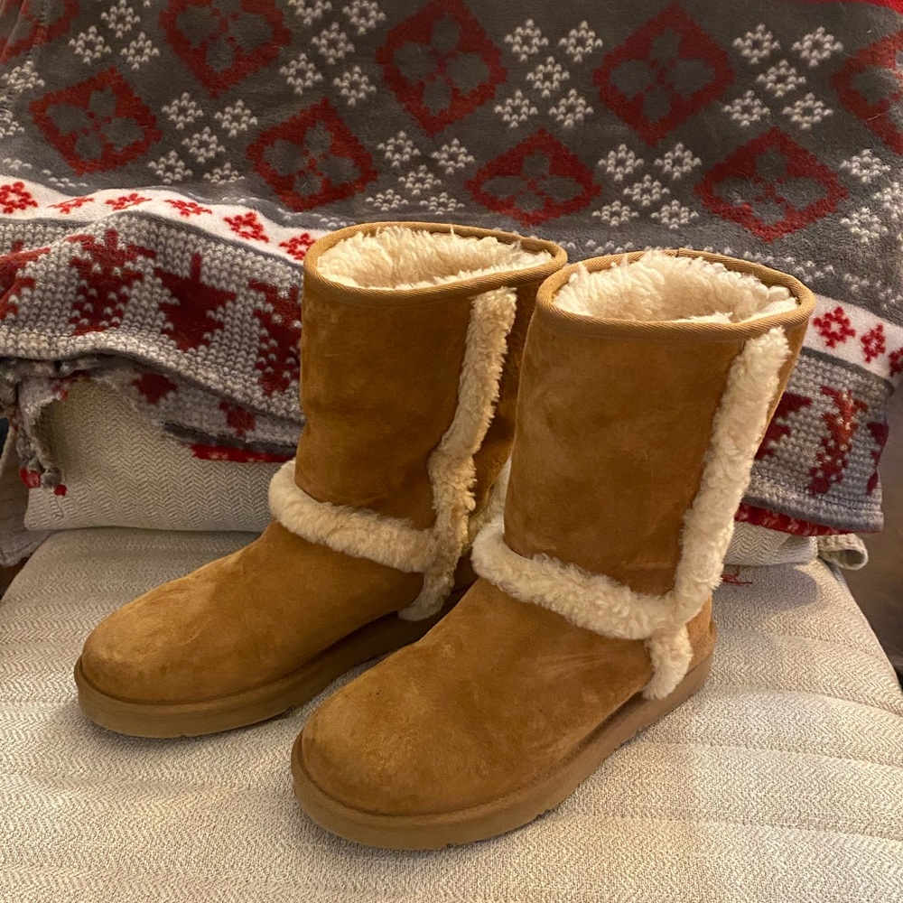 UGG women’s boots in chestnut with shearling trim
